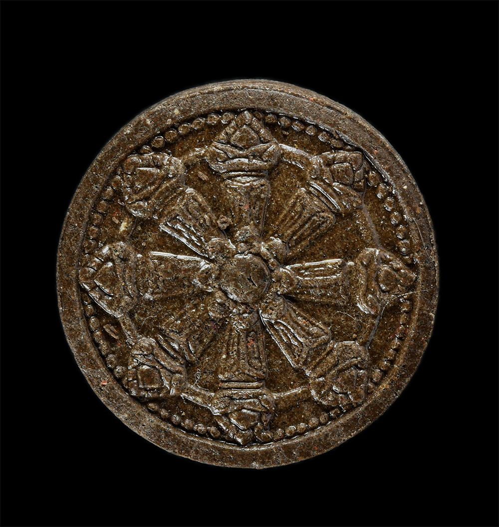 31Jul24 (120)p.jpg - พระธรรมจักรเนื้อผง พิมพ์สองหน้า พระผงเก่าสวย มวลสารดี ไม่ทราบที่  | https://kamulet.in.th